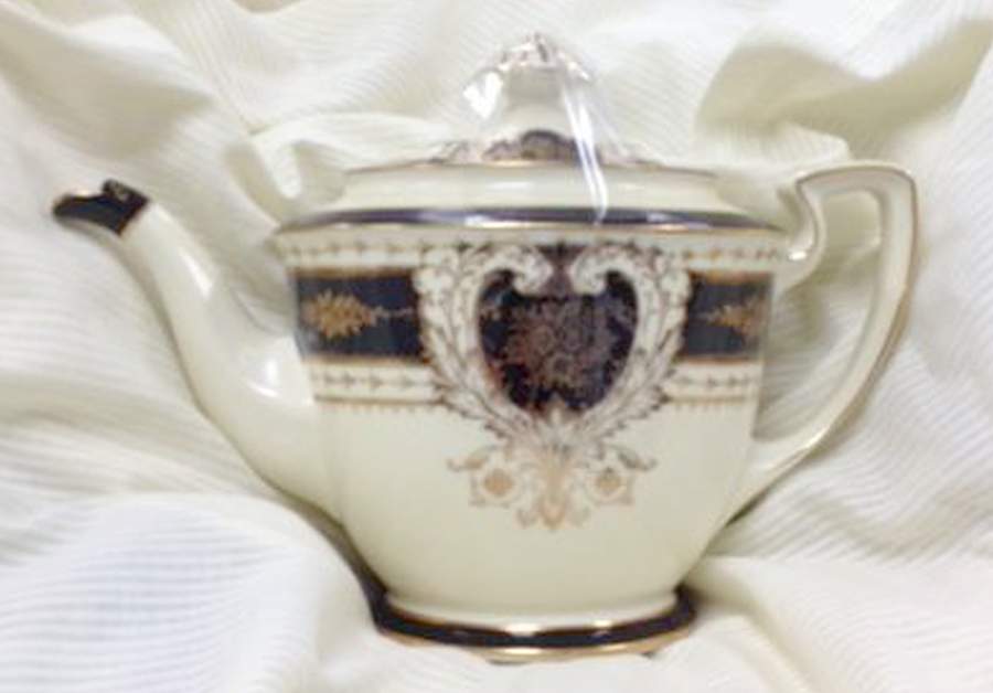 N3841 Teapot & Lid by Noritake-1