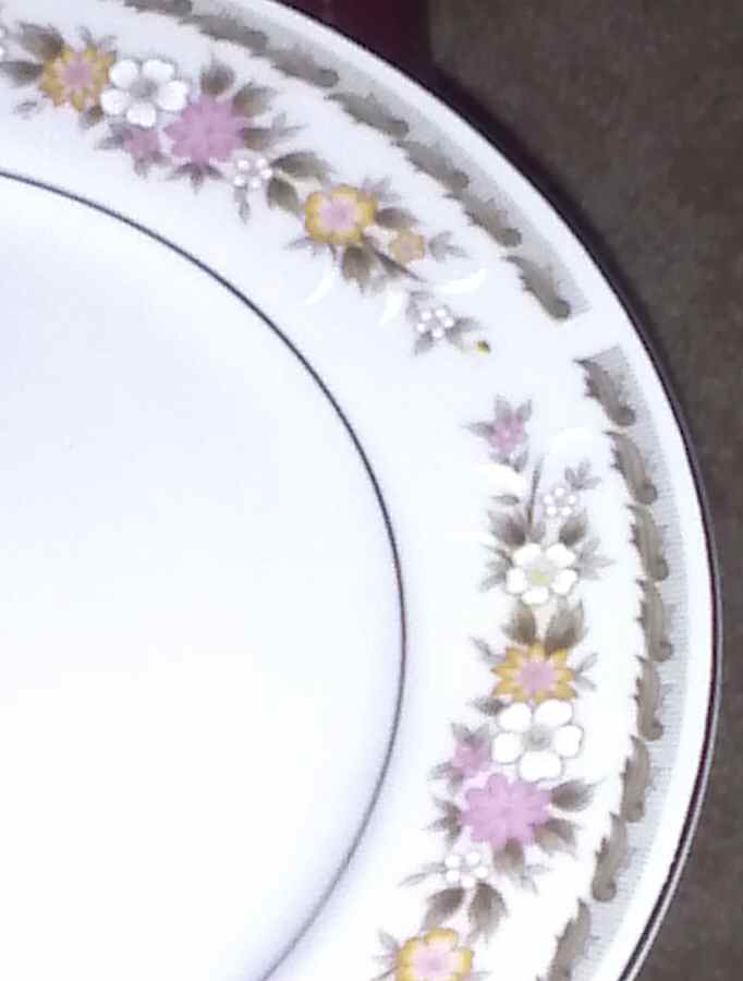 Tudor Dinner Plate by Norleans-1