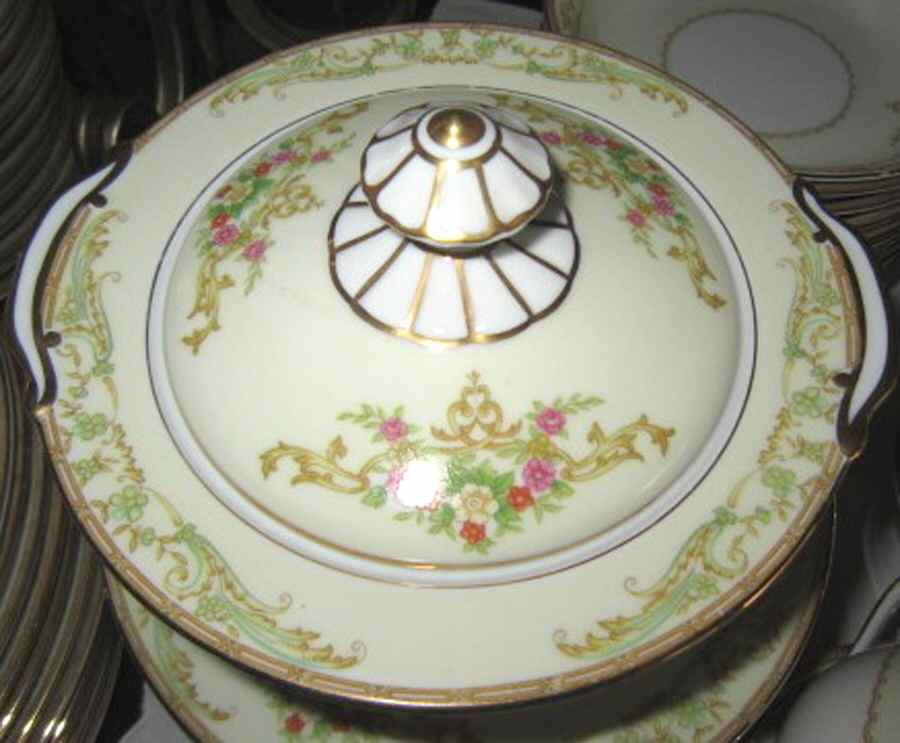N3601 Sugar Bowl & Lid by Noritake-1