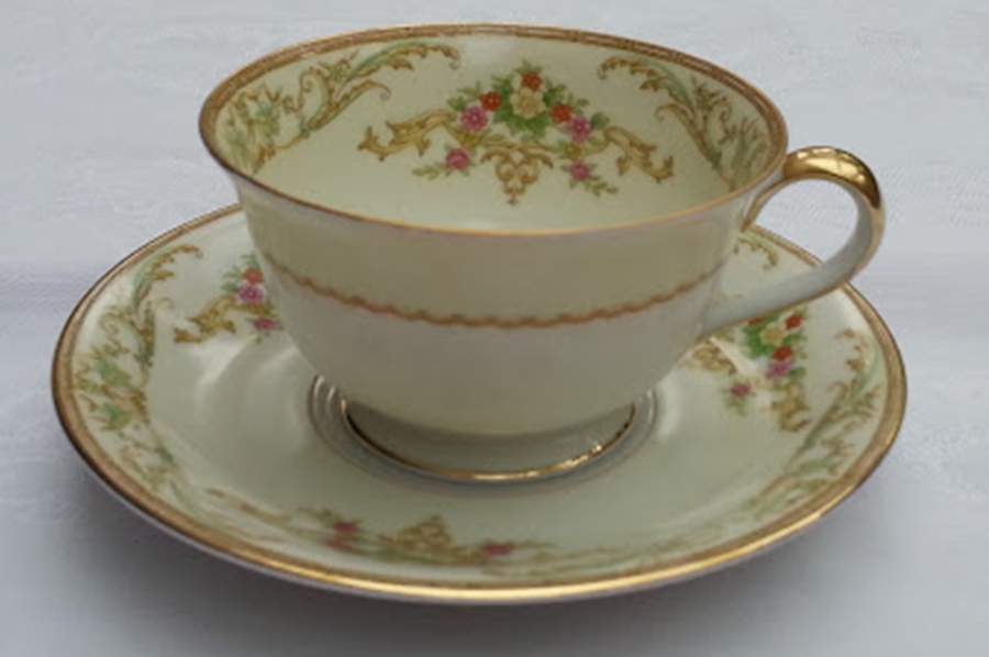 N3601 Footed Cup & Saucer Set by Noritake-1