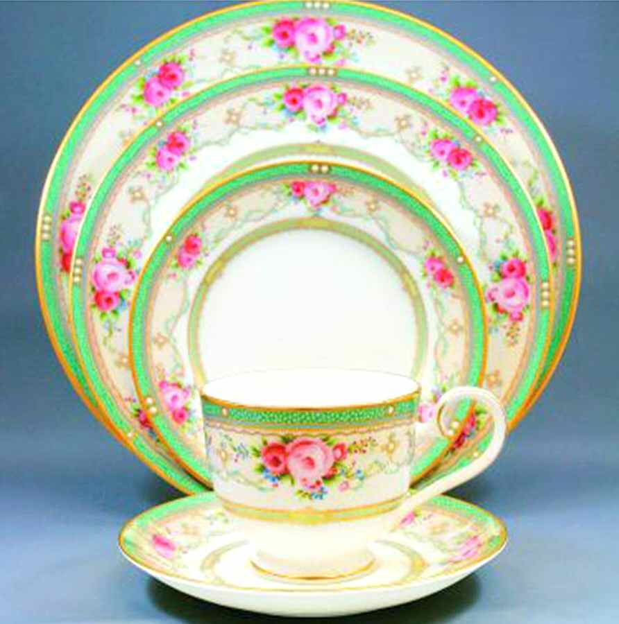 Palace Rose Dinner Plate by Noritake-1