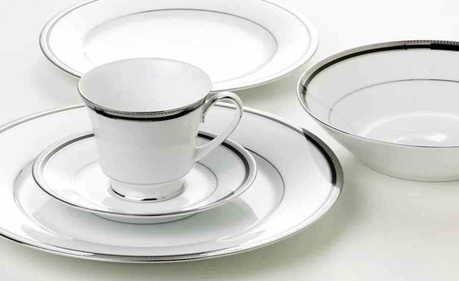 Toorak Noir Dinner Plate by Noritake-1