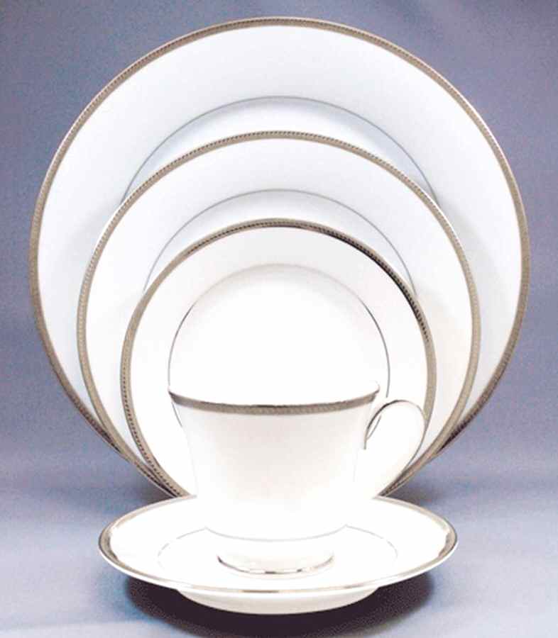 Toorak Platinum Dinner Plate by Noritake-1