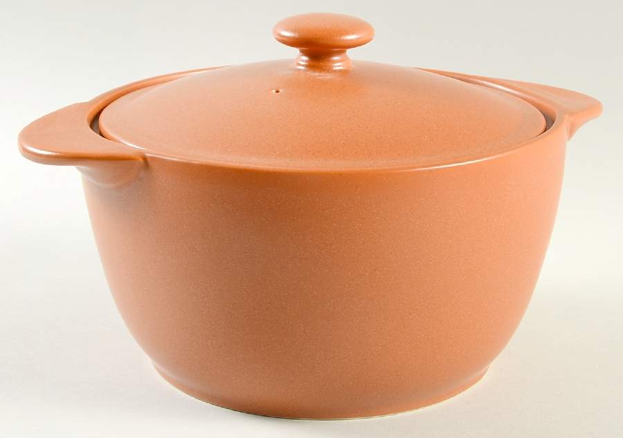 Colorwave Terra Cotta 2 Qt Round Covered Casserole by Noritake-1