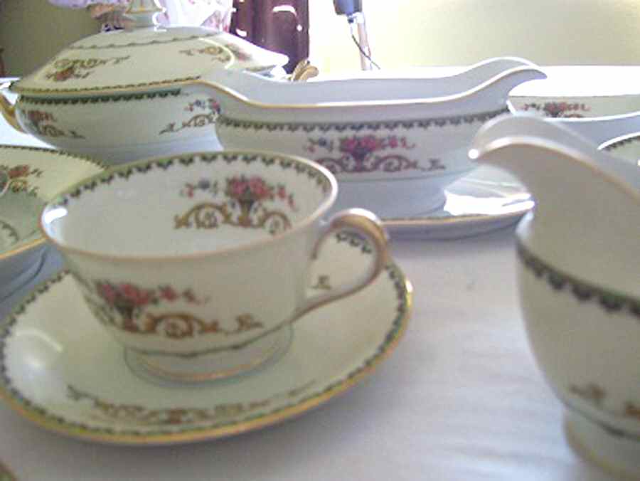 N3930 Footed Cup & Saucer Set by Noritake-1