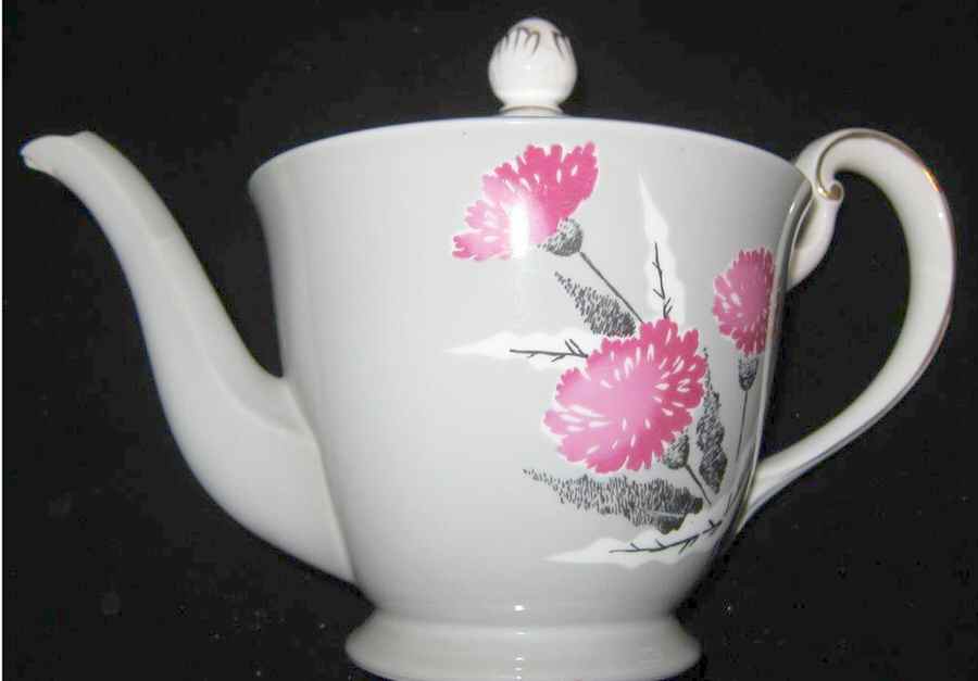 N3931 Teapot & Lid by Noritake-1