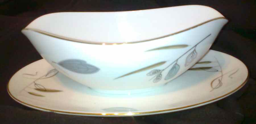 N3617 Gravy Boat with Attached Underplate by Noritake-1