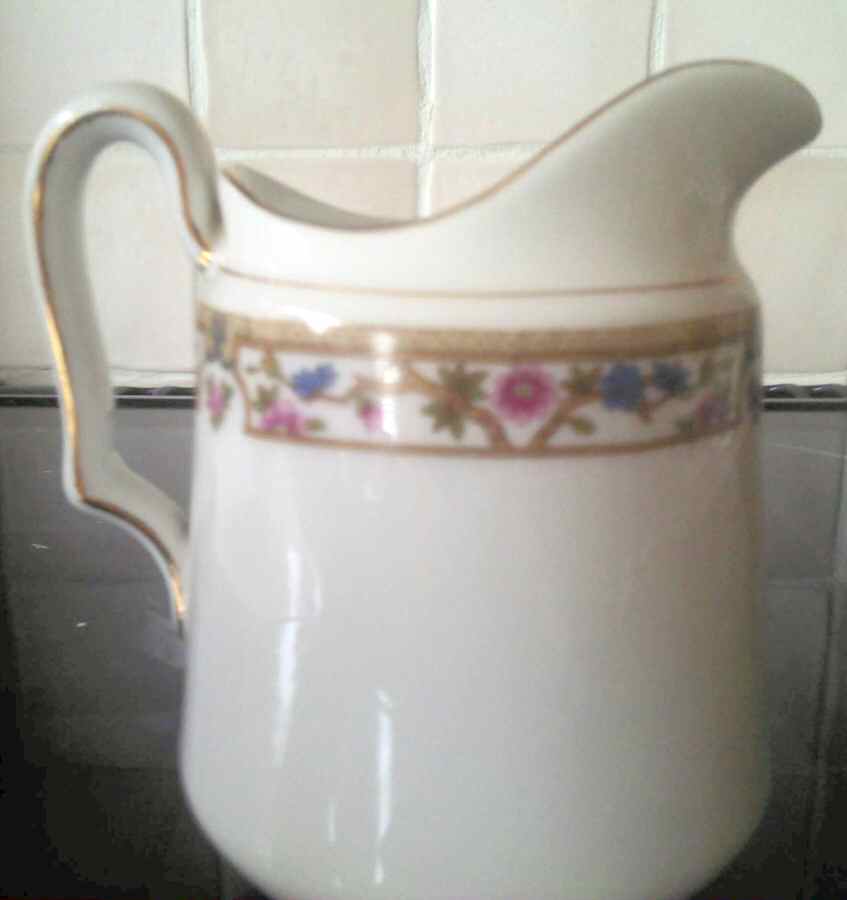 N3618 Creamer by Noritake-1
