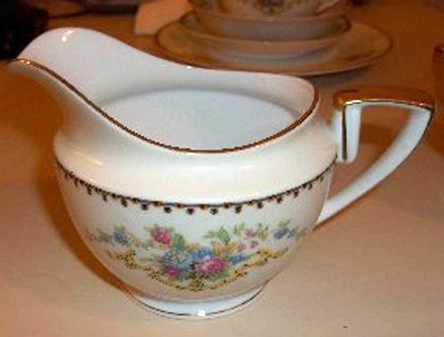 N3970 Creamer by Noritake-1