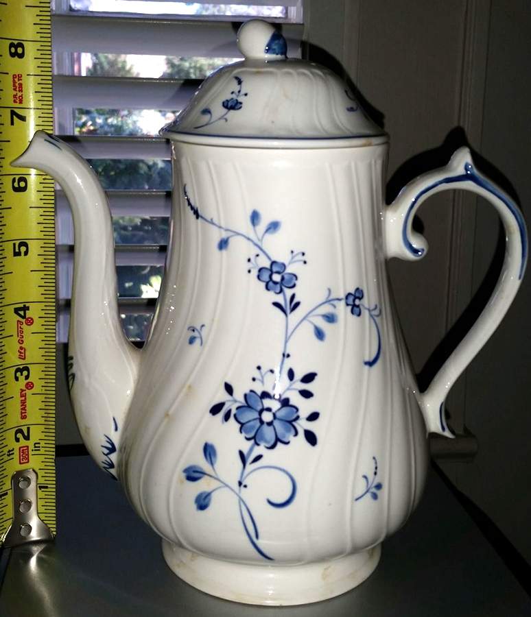 EDEL BLUME Coffee Pot & Lid by Nikko-1