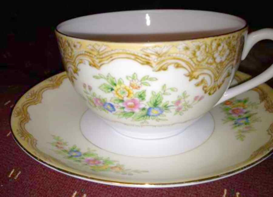 N4016 Flat Cup & Saucer Set by Noritake-1