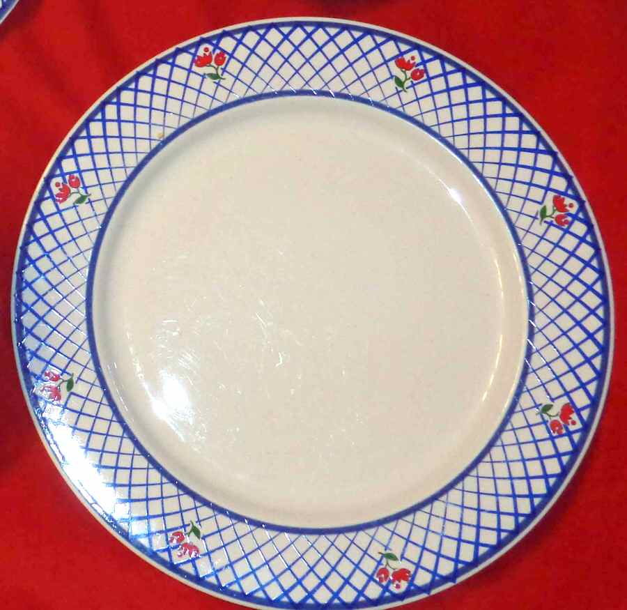 Grammercy Park Dinner Plate by Newcor-1