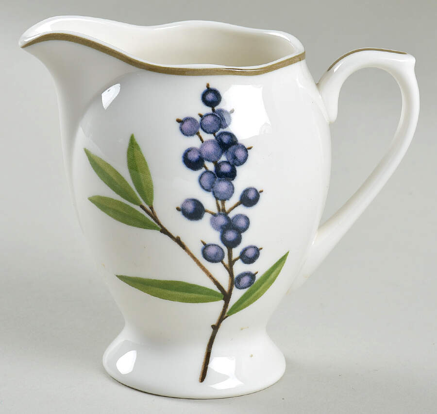 Berries & Brambles Creamer by Noritake-1