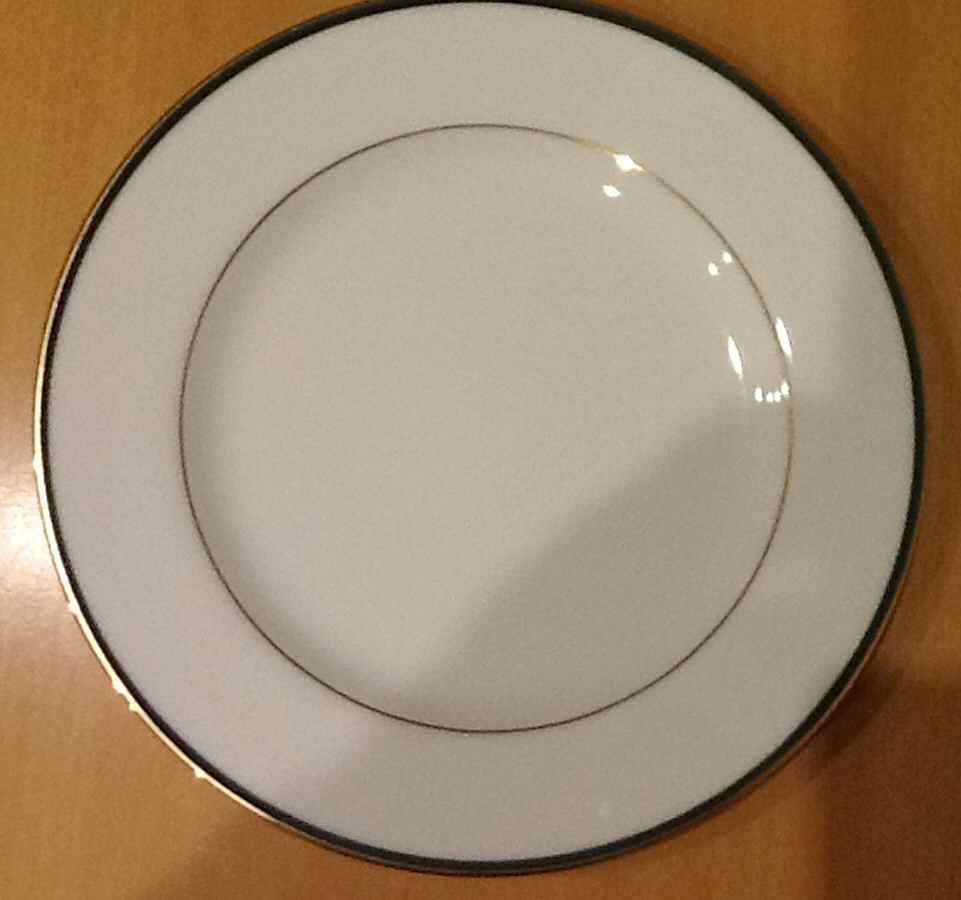 N4064 Dinner Plate by Noritake-1