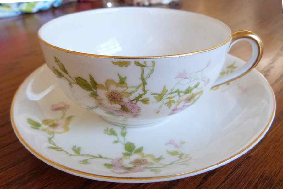N4080 Flat Cup & Saucer Set by Noritake-1