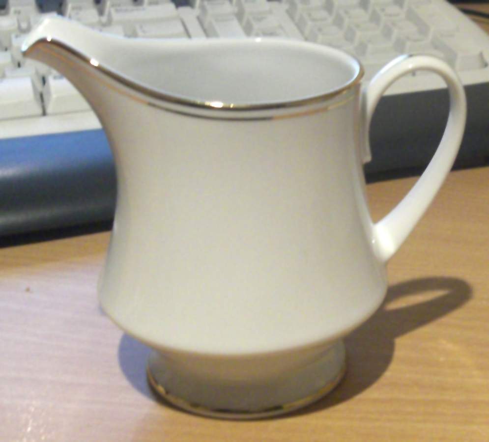L447 Creamer by Noritake-1