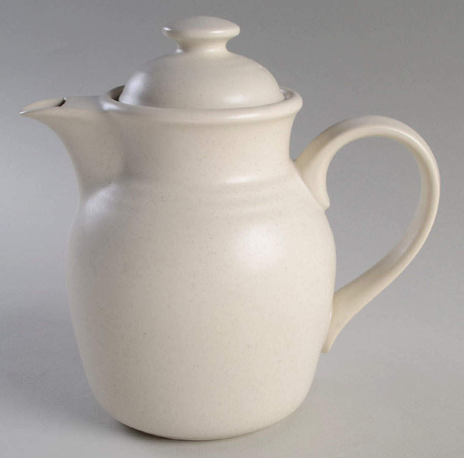 Colorvara White Tea/Coffee Pot & Lid by Noritake-1