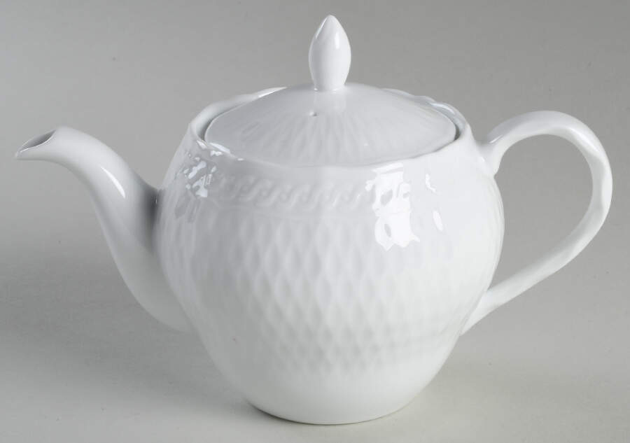 Cher Blanc Mini Teapot & Lid by Noritake-1