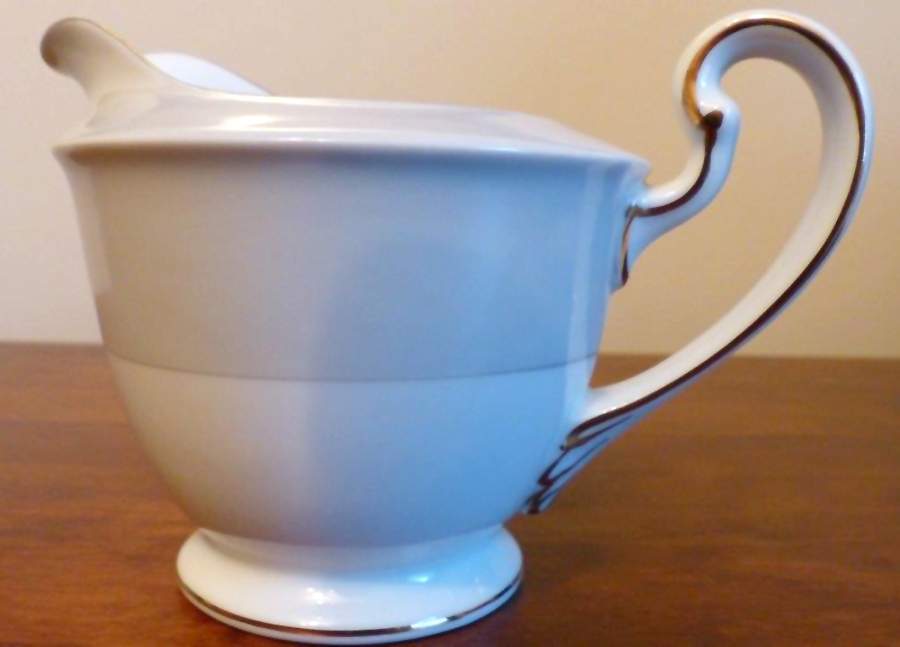N4131 Creamer by Noritake-1