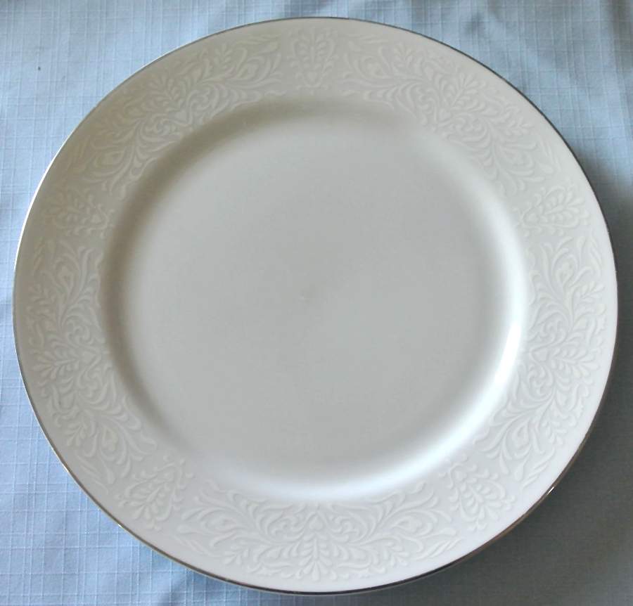 Monticello Dinner Plate by Rose (Japan)-1