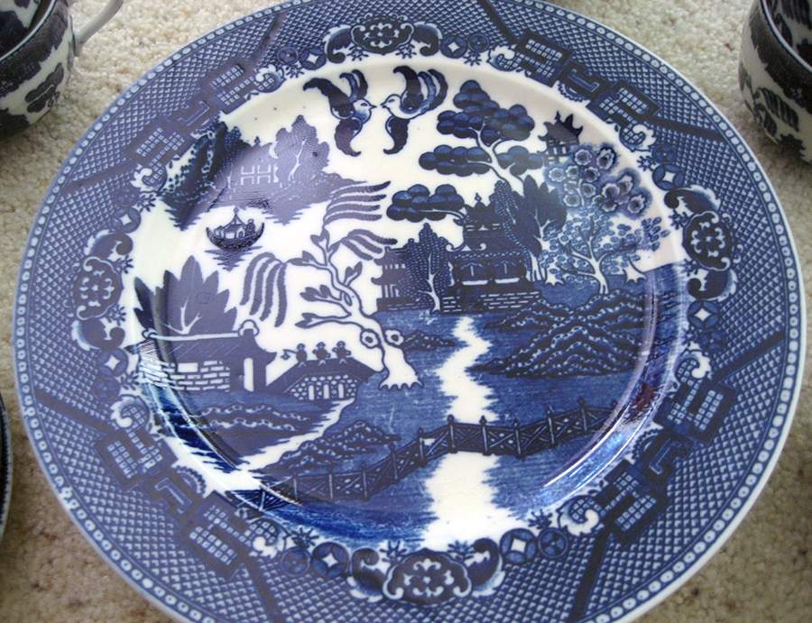 Blue Willow Dinner Plate by Nasco (Japan)-1