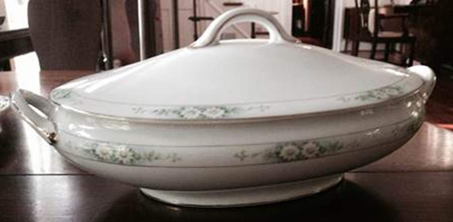 N4227 Oval Covered Vegetable by Noritake-1