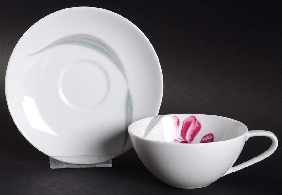 N4234 Flat Cup & Saucer Set by Noritake-1