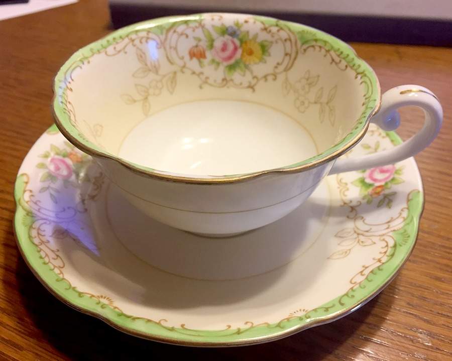 N4236 Footed Cup & Saucer Set by Noritake-1