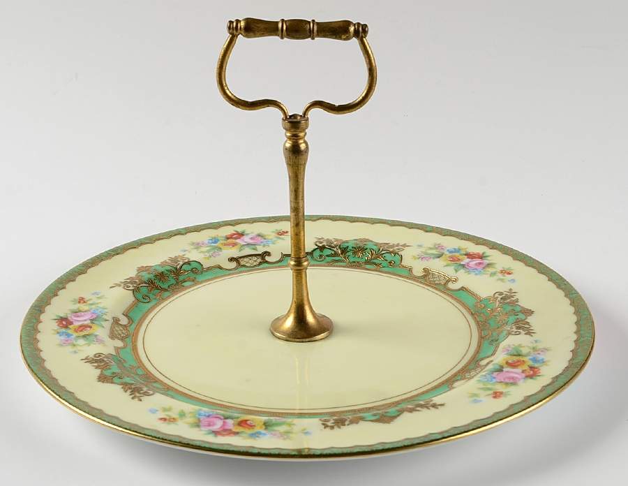 N4253 Round Serving Plate with Handle (DP) by Noritake-1