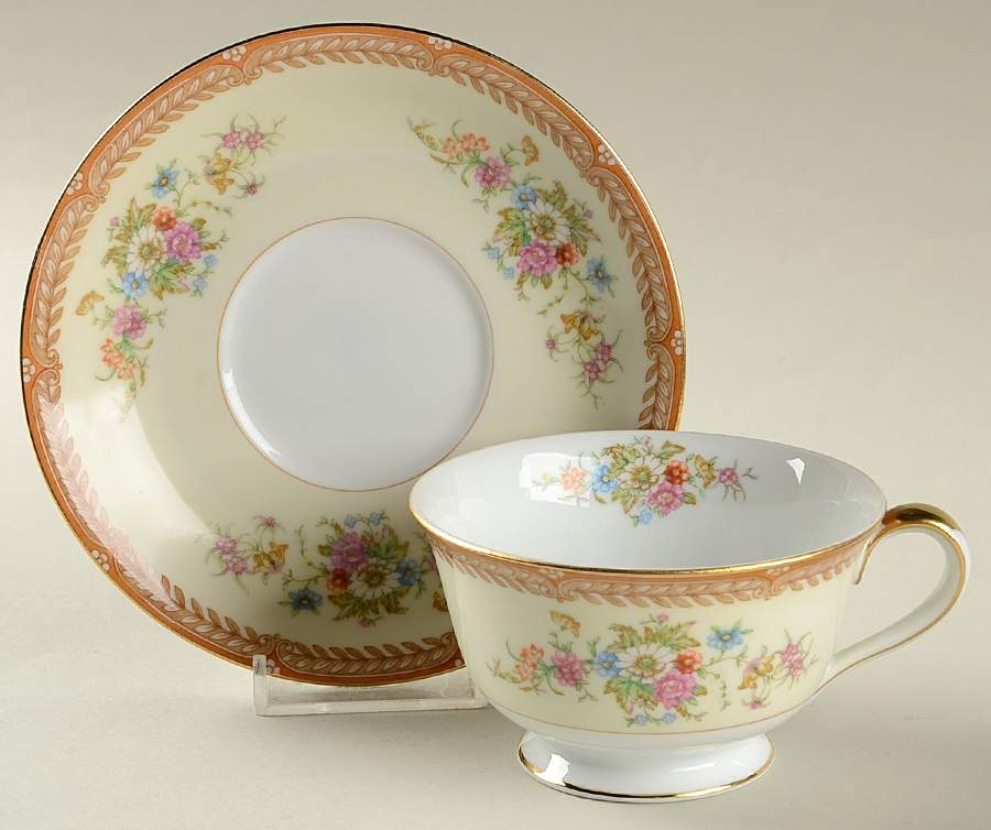 N3697 Footed Cup & Saucer Set by Noritake-1