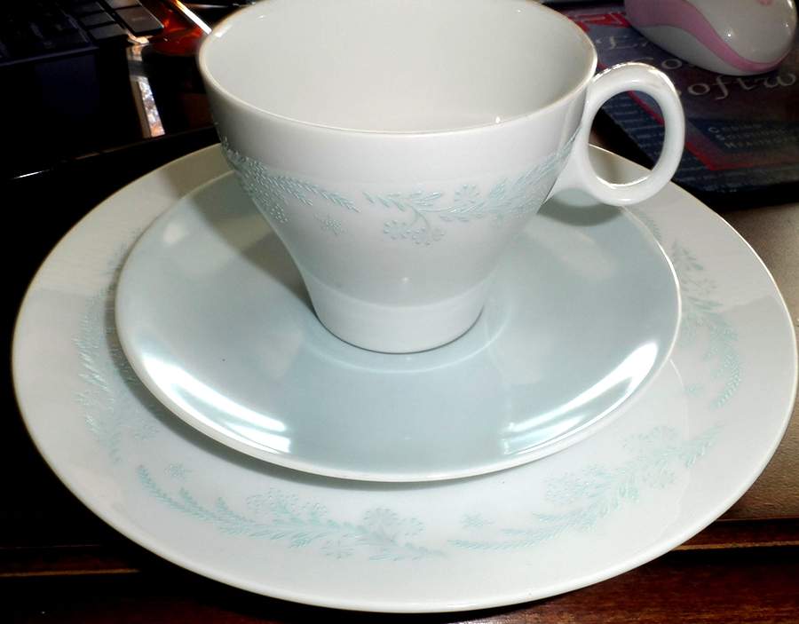 N3532 Flat Cup & Saucer Set by Noritake-1