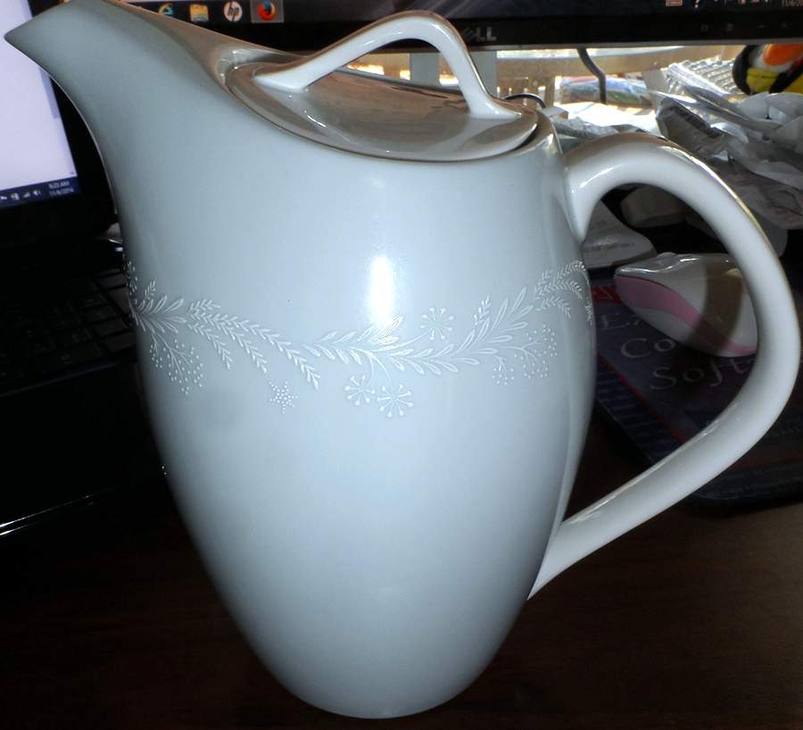 N3532 Coffee Pot & Lid by Noritake-1