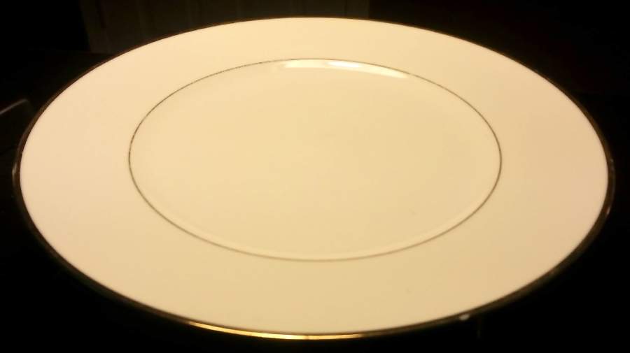 P589 Dinner Plate by Noritake-1
