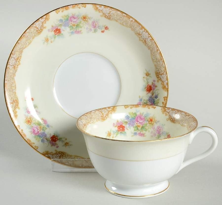 N4488 Footed Cup & Saucer Set by Noritake-1