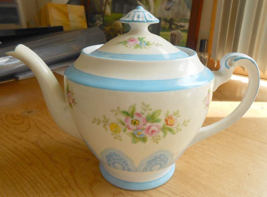 N4490 Teapot & Lid by Noritake-1