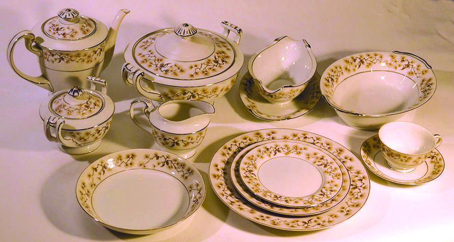 Tenderly Dinner Plate by Nagoya Shokai-1