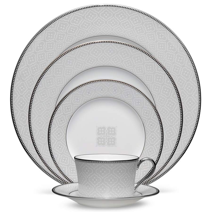 Chester Court Dinner Plate by Noritake-1