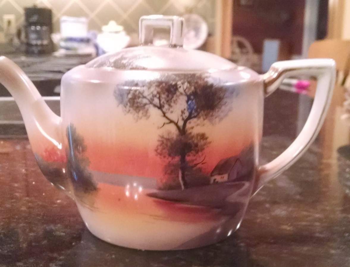 N4500 Teapot & Lid by Noritake-1