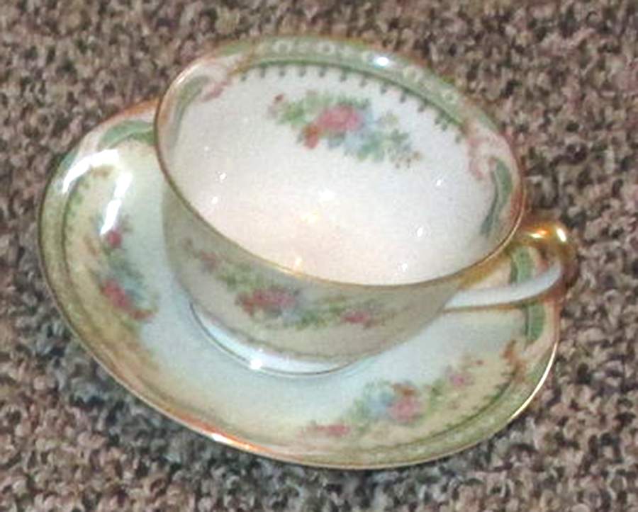 N4504 Footed Cup & Saucer Set by Noritake-1