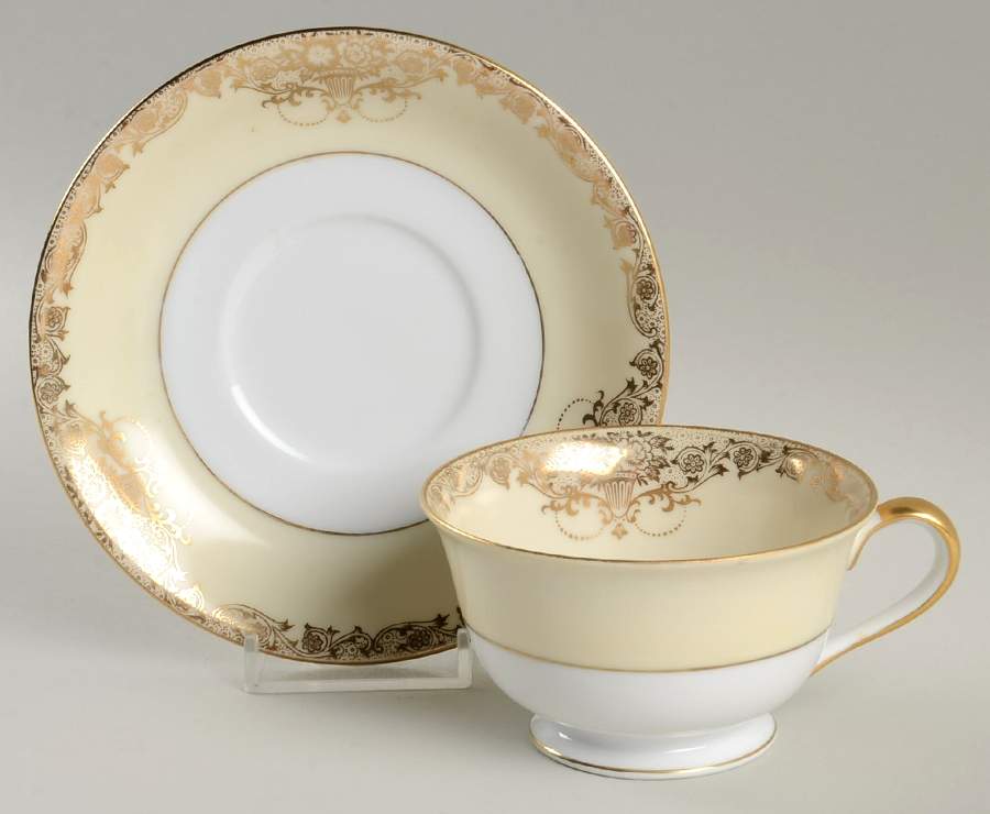 N4322 Footed Cup & Saucer Set by Noritake-1