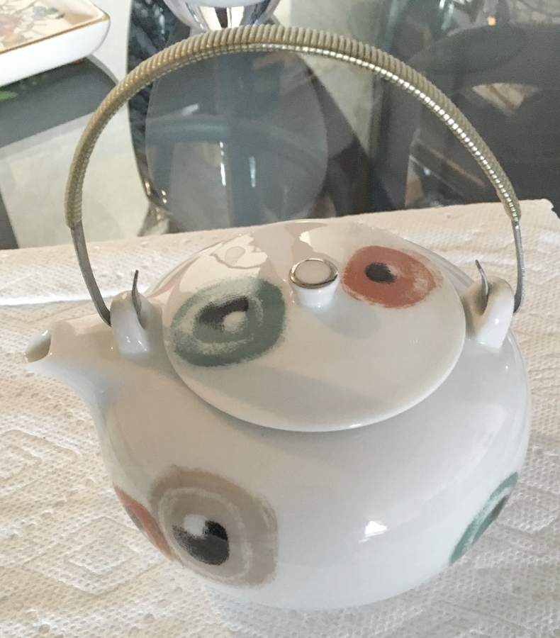 N4536 Teapot & Lid with Removable Top Handle by Noritake-1