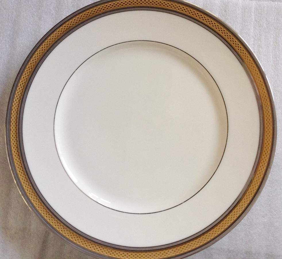 Contrella Gold Dinner Plate by Noritake-1