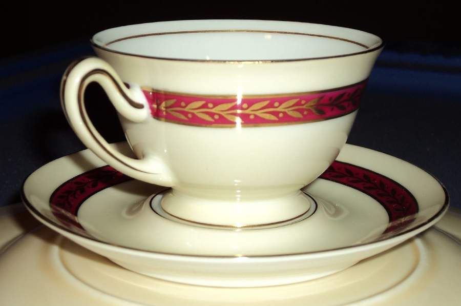 N3315 Red Footed Cup & Saucer Set by Noritake-1