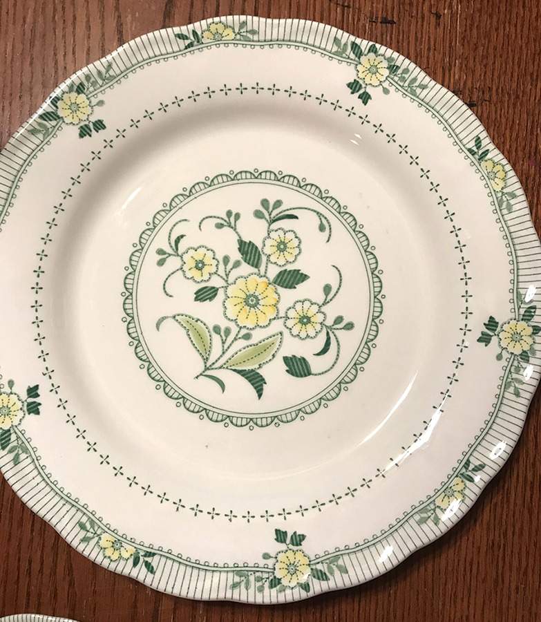 Versailles (665) Dinner Plate by Nikko-1
