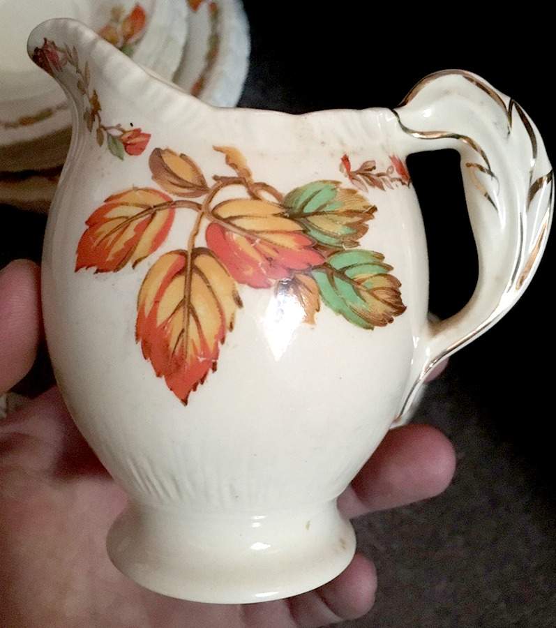 NHP10 Creamer by New Hall-1