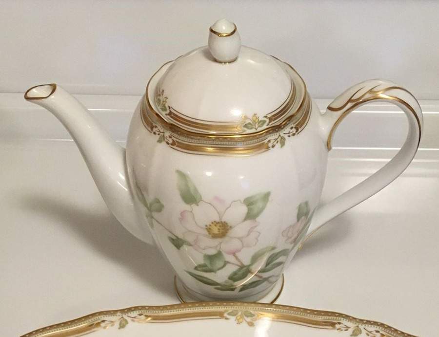 Gala Contessa Coffee Pot & Lid by Noritake-1