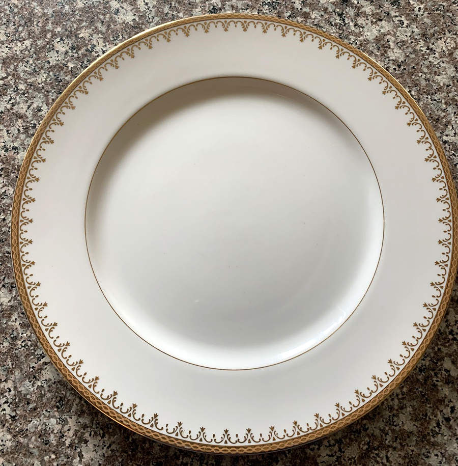 Royal Splendor Dinner Plate by Nagoya Shokai-1
