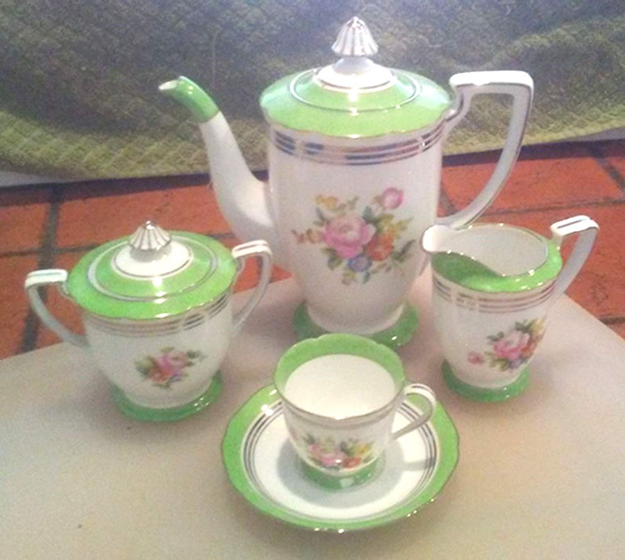 N1051 (Scalloped) Coffee Pot & Lid by Noritake-1