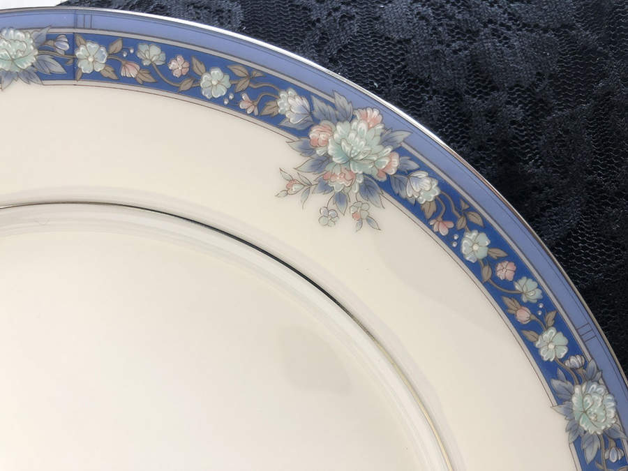 Kingsclere Dinner Plate by Noritake-1