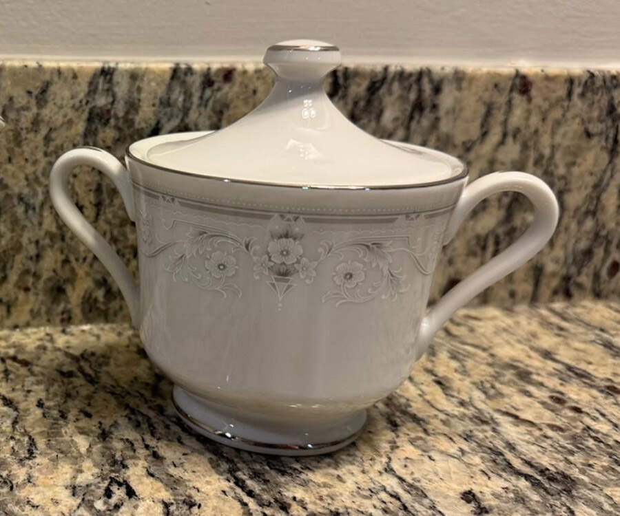 Grey Mist Sugar Bowl & Lid by Nitto-1